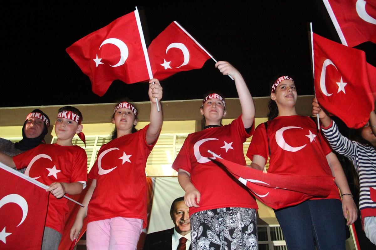 Demokrasi nöbetleri devam ediyor