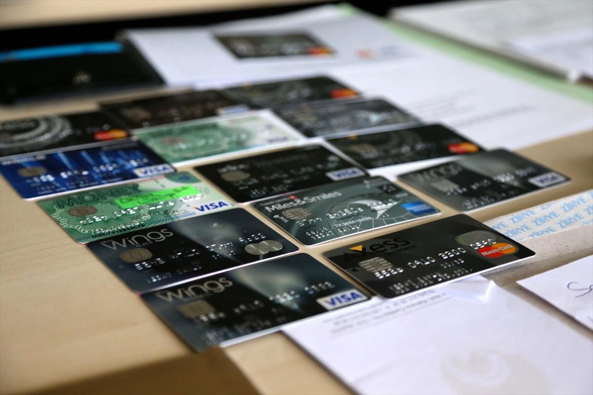 Polisten kaçan FETÖ'cü 4. kattan atladı