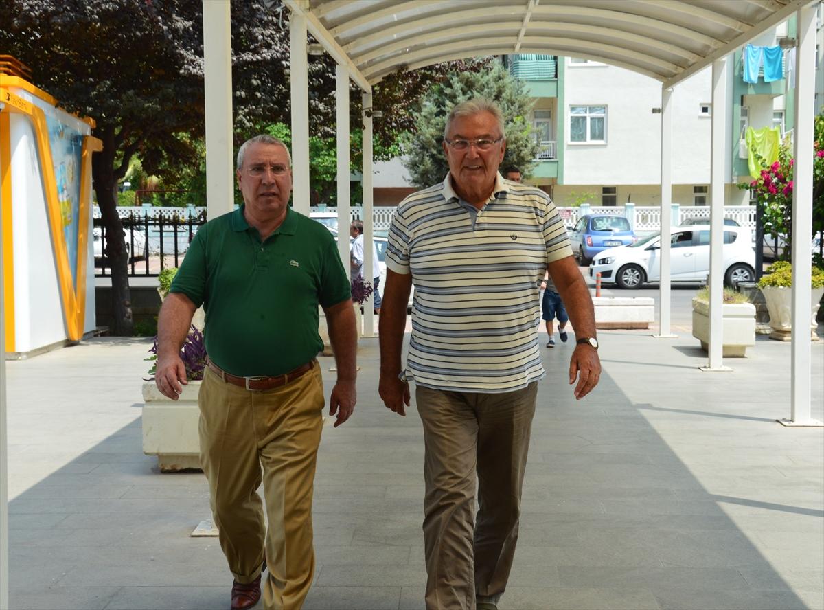 Eski CHP Genel Başkanı Baykal, Antalya Adliyesi'nde