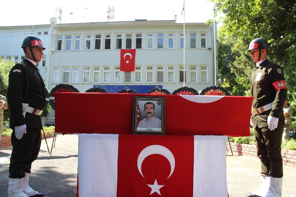 Teröristler yol sorma bahanesiyle çağırıp şehit ettiler