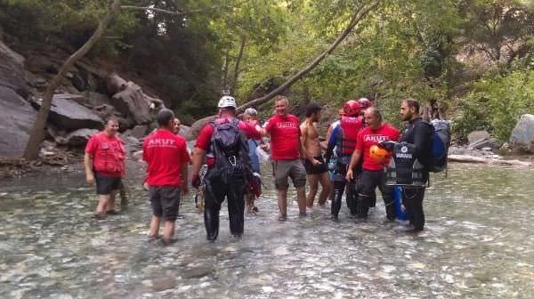 İki genç Şahin Deresi Kanyonu'nda mahsur kaldı