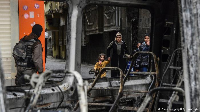 HDP Diyarbakır ve Mardin'deki terör saldırısını kınadı