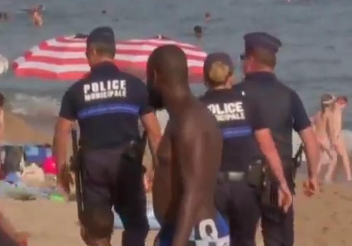 Fransa'da sahillerde asker - polis kol geziyor