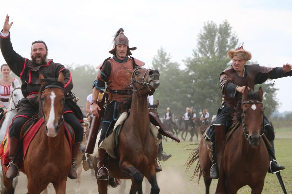 Macaristan'da Türk Kurultayı etkinliği filmleri aratmadı