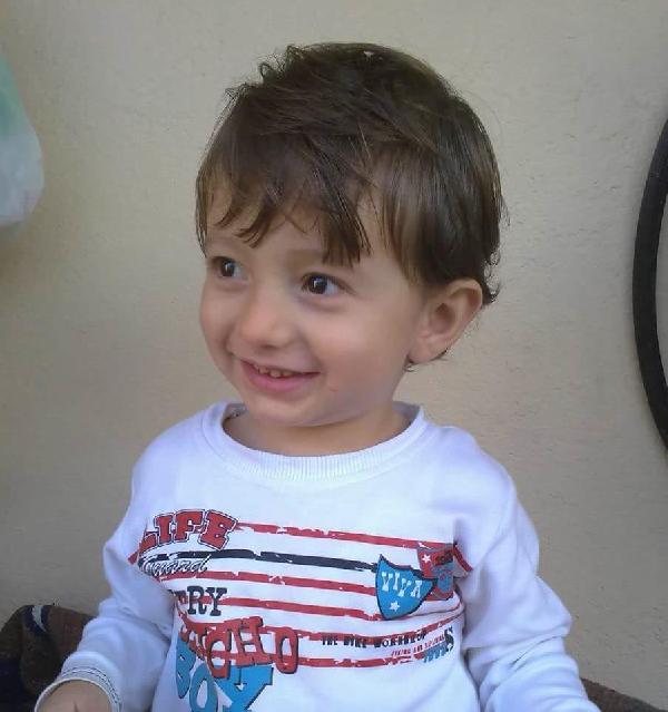 Oğluyla birlikte arkadaşlarıyla vedalaşırken şehit oldu