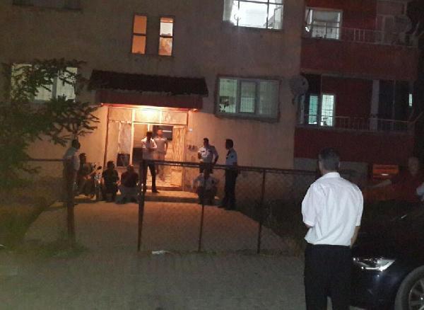 Oğluyla birlikte arkadaşlarıyla vedalaşırken şehit oldu