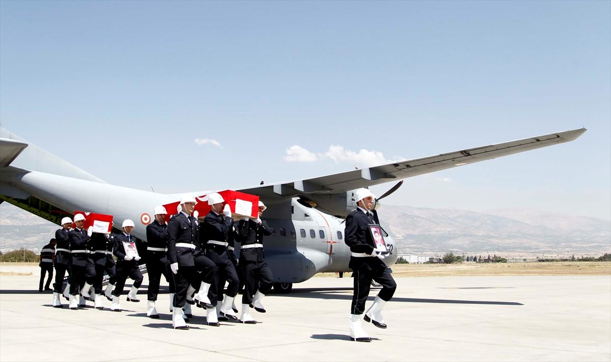 Polis memuru Ahmet Gülbahar ve oğluna veda