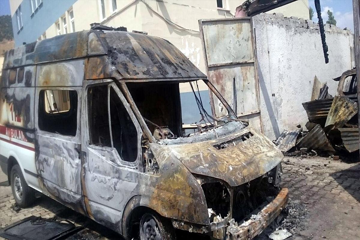 PKK'lı teröristler Tunceli'de ambulans yaktı