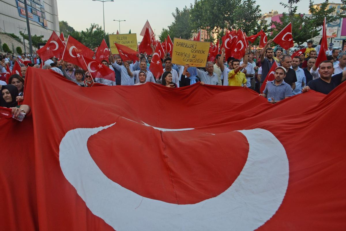 Batman'da teröre lanet yürüyüşü