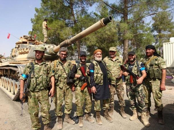 Suriye'deki Türkmen Birlikler Türk tanklarını karşıladı