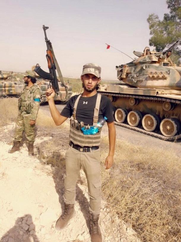 Suriye'deki Türkmen Birlikler Türk tanklarını karşıladı