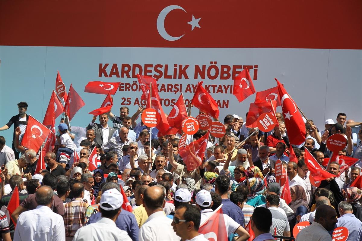 Van teröre karşı tek yürek oldu