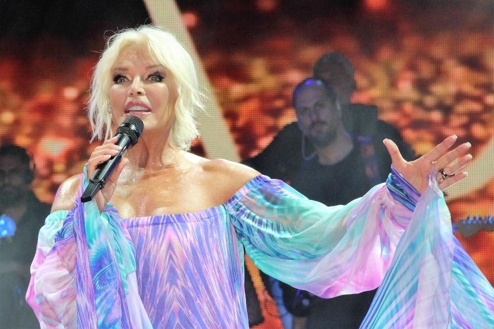 Bodrum'da Ajda Pekkan konseri izdiham yarattı