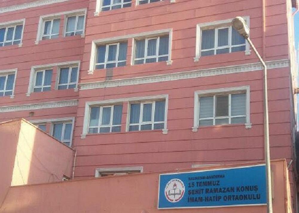 FETÖ'nün okuluna demokrasi şehidinin adı konuldu