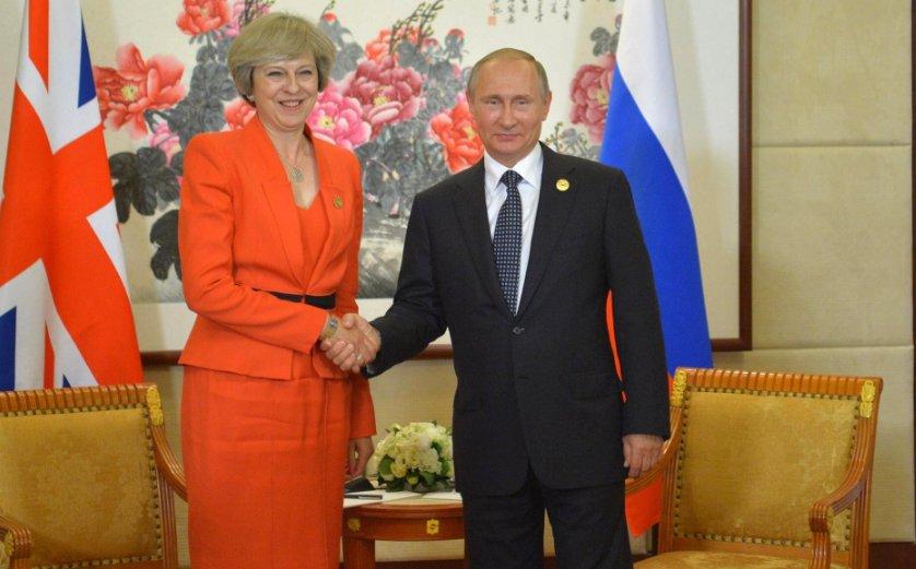 Putin ile May ilk kez görüştü
