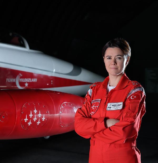 Türk Hava Kuvvetleri’nin ilk kadın filo komutanı