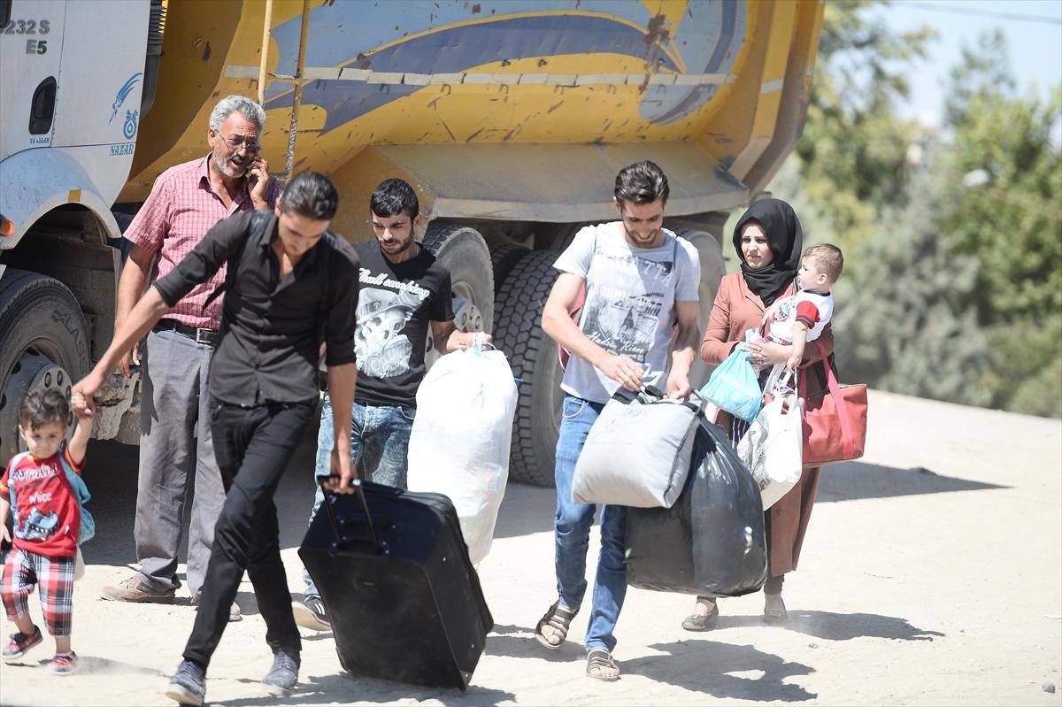 Suriyeliler eve dönüş yolunda