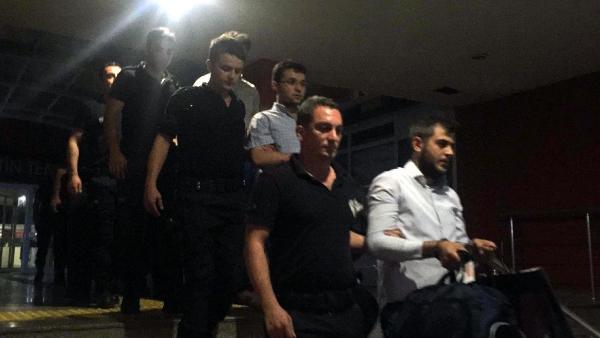 FETÖ soruşturmasında 8 akademisyen ve öğrenci tutuklandı