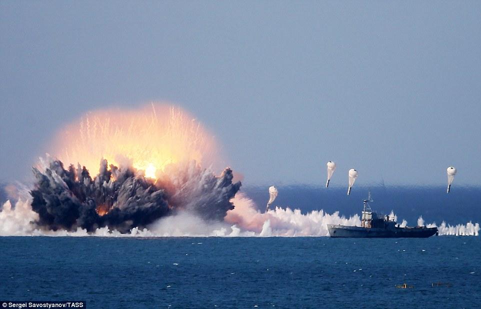 Rusya'dan 120 bin askerle tatbikat