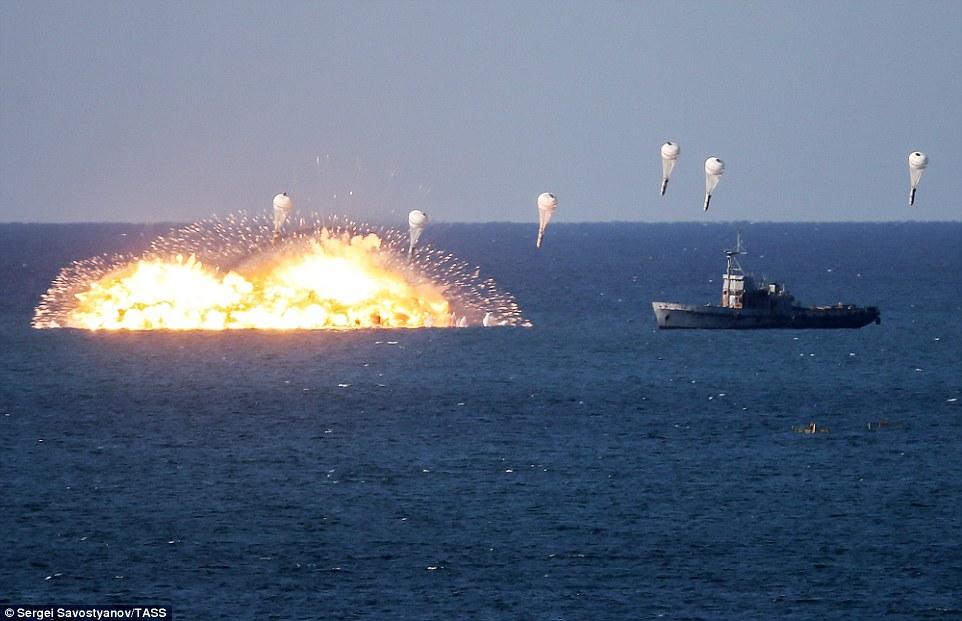 Rusya'dan 120 bin askerle tatbikat
