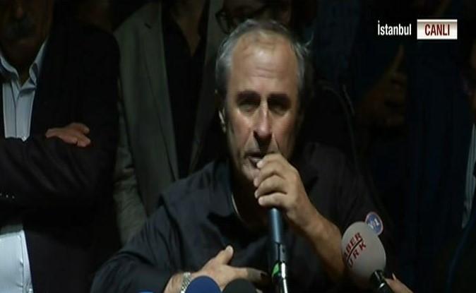 Zeki İrfanoğlu Tarık Akan için törende ağlayarak konuştu