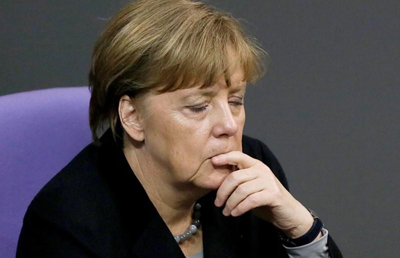 Merkel'in partisi oy kaybetti