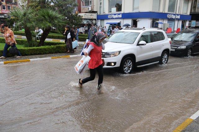 Balıkesir'de sağanak yağış