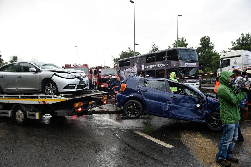 Metrobüs kazası sonrası Topbaş'tan talimat