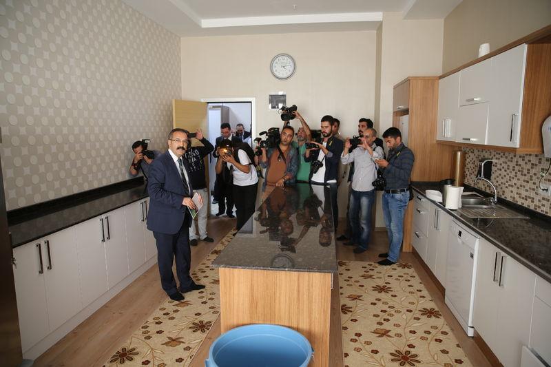 Üniversite yurdunda FETÖ'nün gizli odaları çıktı