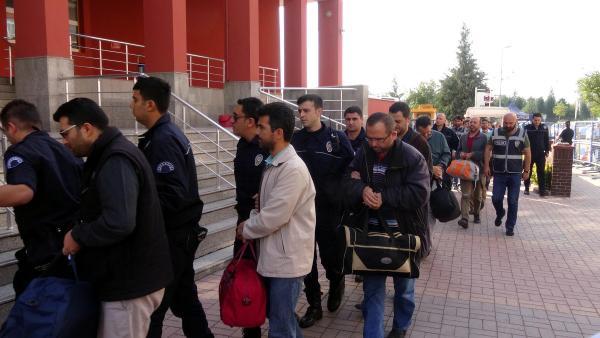 İzmit'te 23 öğretmen adliyeye sevk edildi