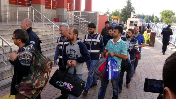 İzmit'te 23 öğretmen adliyeye sevk edildi