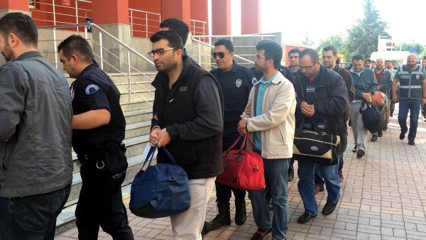 İzmit'te 23 öğretmen adliyeye sevk edildi