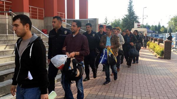 İzmit'te 23 öğretmen adliyeye sevk edildi