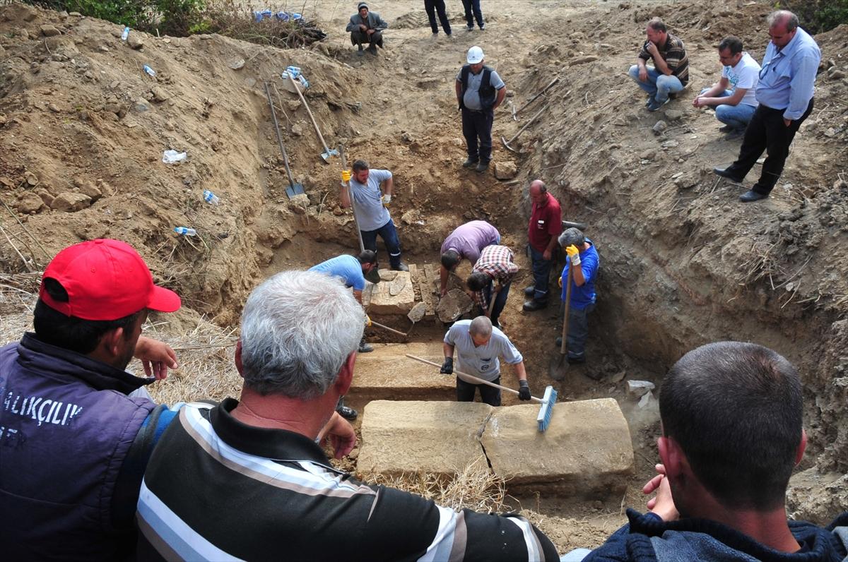 Çanakkale'de 3 lahit bulundu