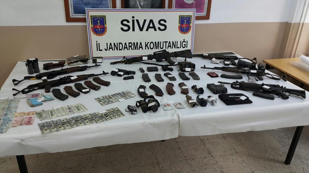 Ordu'da öldürülen 6 teröristin üzerinden çıkanlar