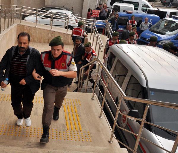 Zonguldak'ta FETÖ'den 8 öğretmen, 7 abla adliyede