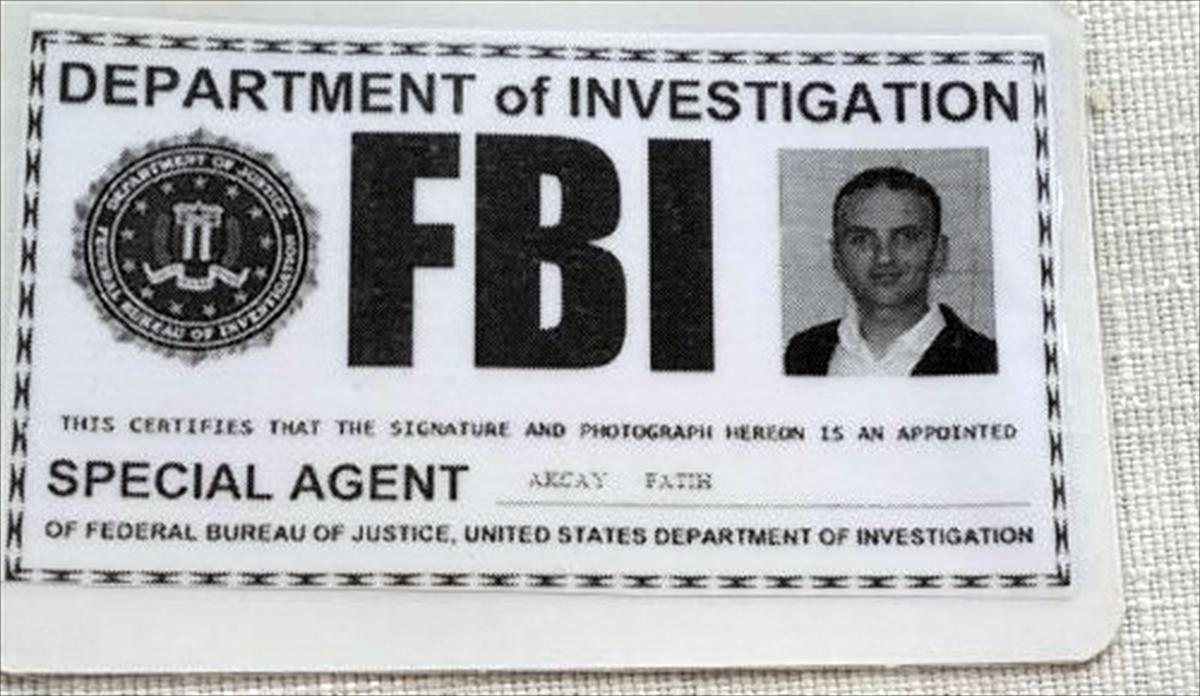 FETÖ zanlısı sahte FBI kimliğiyle yakalandı
