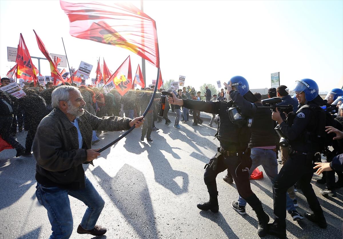 Ankara Garı anmasında gerginlik