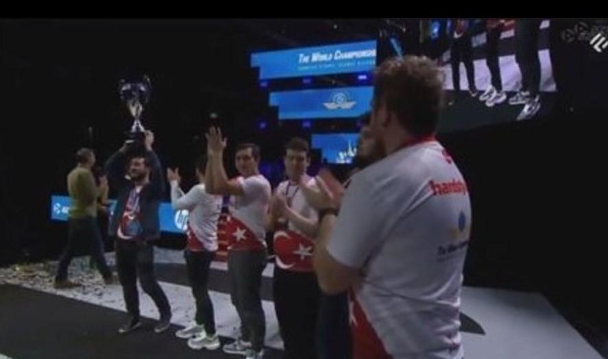 Türk gençleri Counter Strike'da dünya şampiyonu oldu