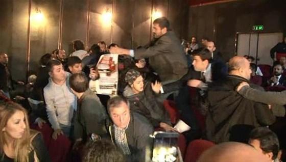 Kılıçdaroğlu'nun katıldığı sempozyumda protesto