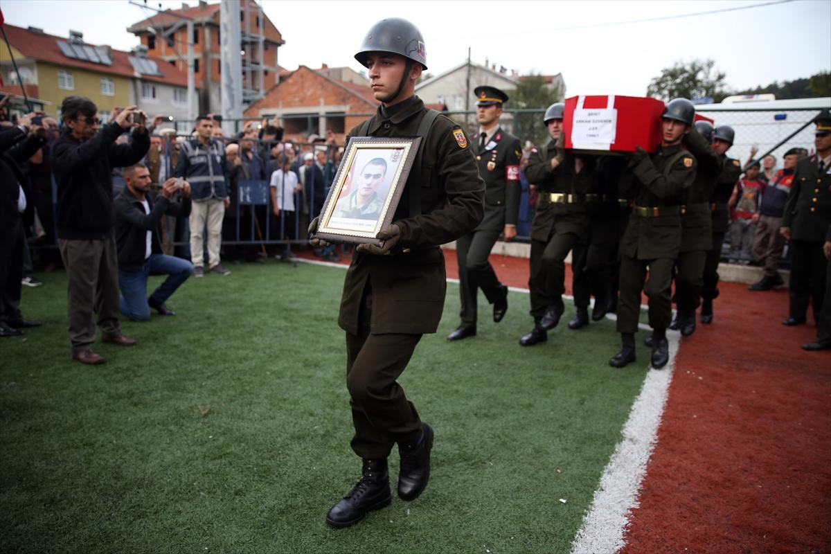 Şehit Er Erkan Özdemir'in memleketi Düzce'de yas