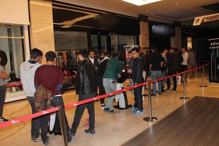 iPhone 7 Türkiye'de satışa çıktı
