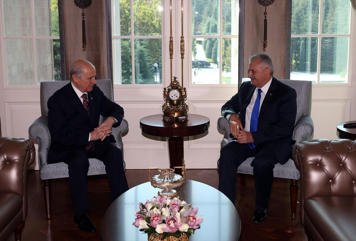 MHP Genel Başkanı Bahçeli Çankaya Köşkü'nde