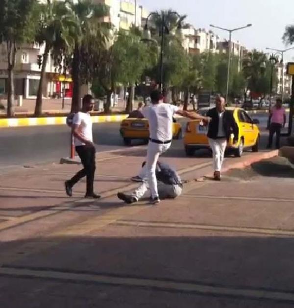 Tacizci Suriyeliye uçan tekmeli meydan dayağı