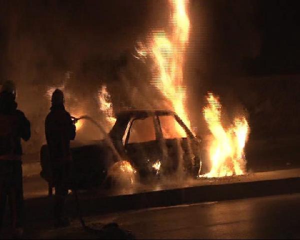 Şişli'de bir araç kundaklandı