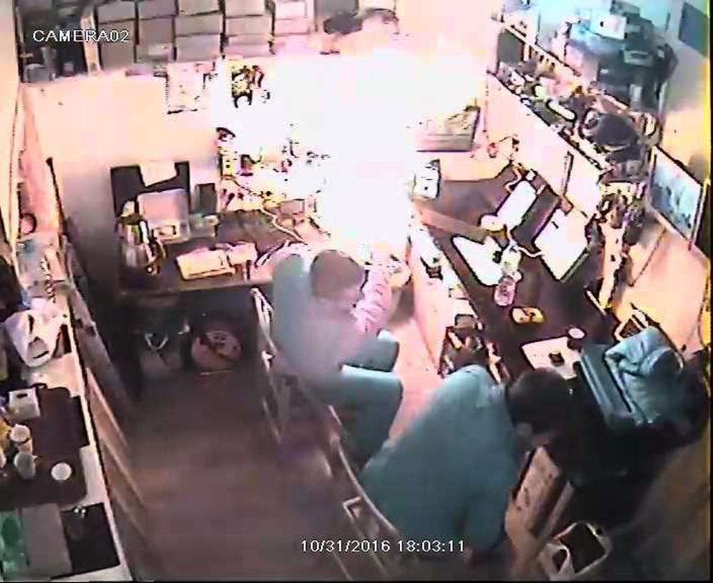 Tablet bataryasının patlama anı kamerada