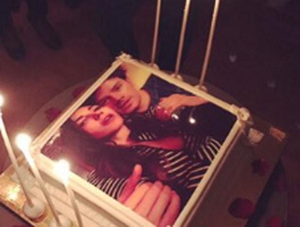 Hande Yener sevgilisi Cem Şenol'la nişanlandı