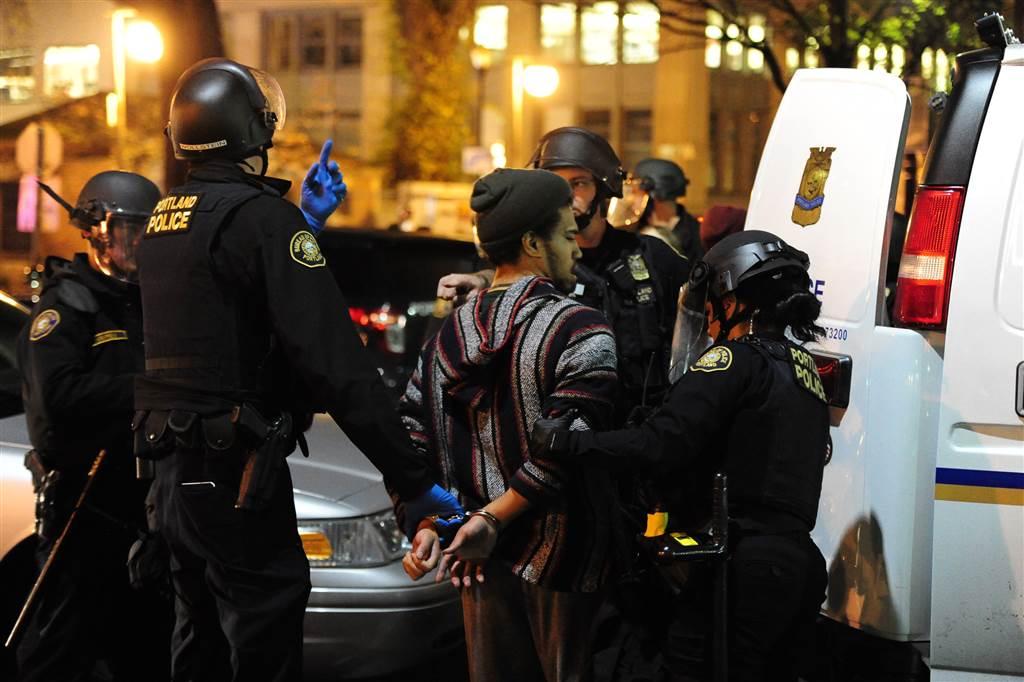 Madonna Trump karşıtı eylemde