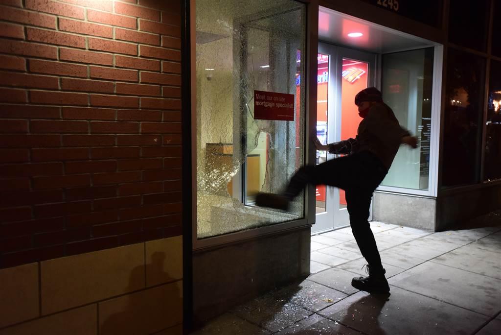 Madonna Trump karşıtı eylemde