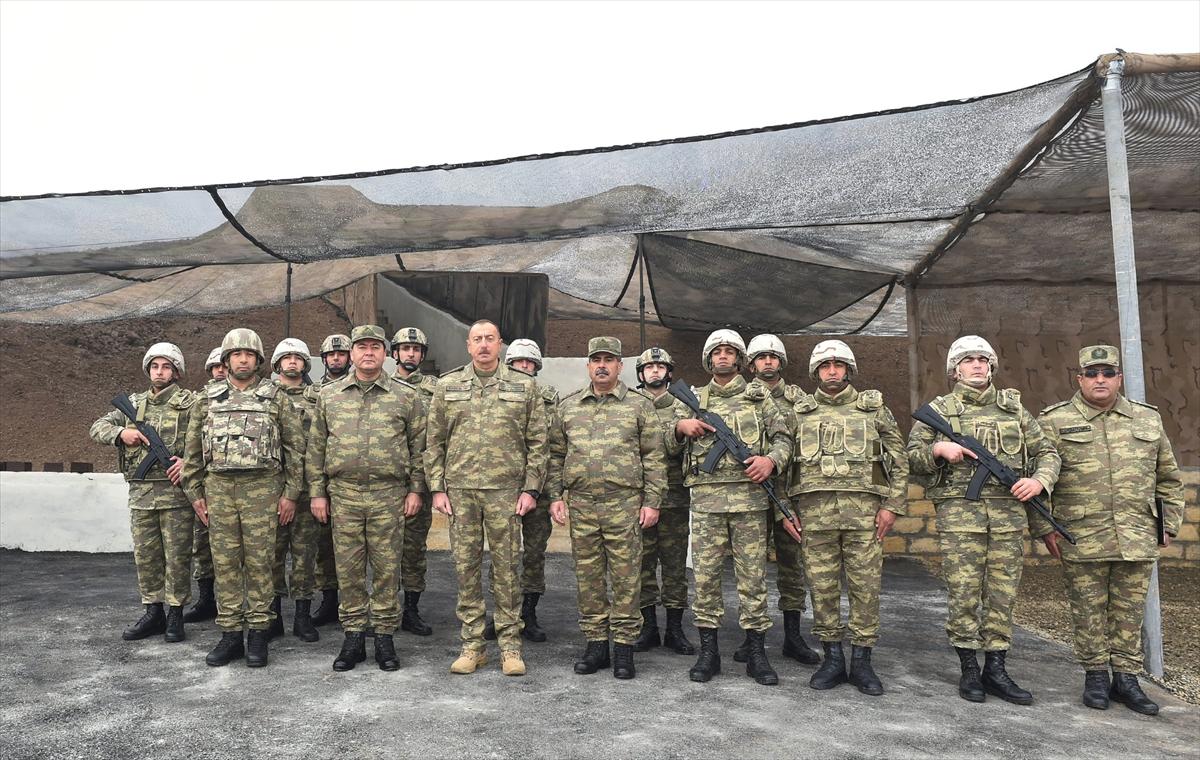 Aliyev Ermenistan cephe hattında